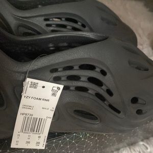 Yeezys foam runners